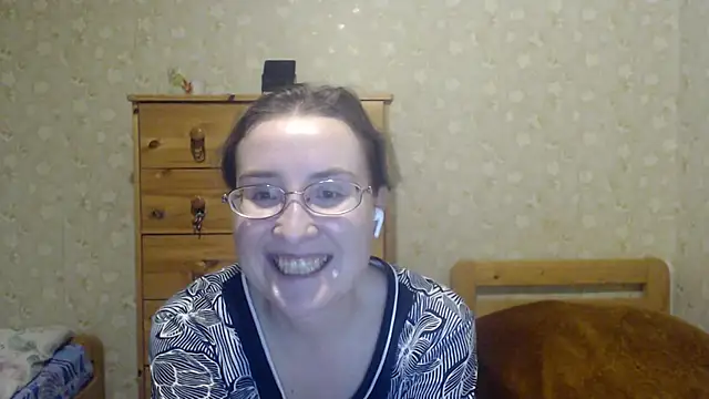 Snapshot of Smart_Rose chatting on February 2025 12:59:02 AM Smart Rose online show from February 2025 12:59:02 AM