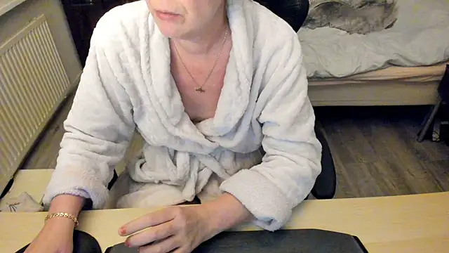 minoesje37 online show from January 2025 08:50:01 PM