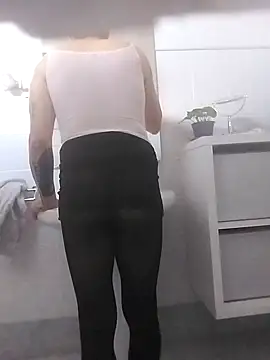 Elodie76 online show from September 2025 01:00:01 PM