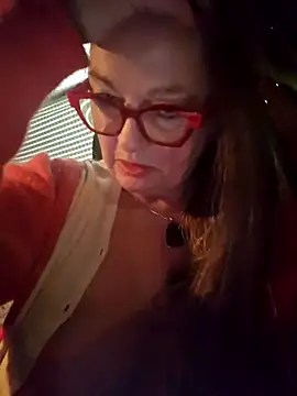 MucMilf59 online show from October 2025 07:44:02 PM