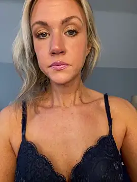 Kay Cakes online show from February 2025 06:51:01 PM