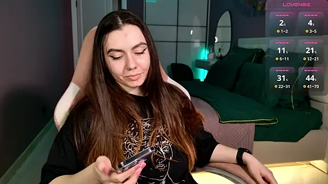 Snapshot of Foxohlove chatting on March 2025 06:43:01 PM Foxohlove online show from March 2025 06:43:01 PM