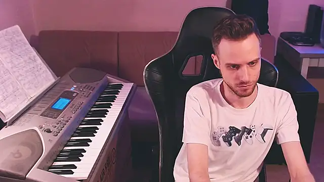 Snapshot of Sweetparker chatting on October 2025 08:08:02 PM Sweetparker online show from October 2025 08:08:02 PM