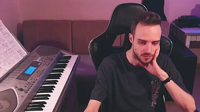 Snapshot of Sweetparker chatting on October 2025 05:14:02 PM Sweetparker online show from October 2025 05:14:02 PM