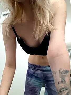 Snapshot of YogisticJuli666 chatting on October 2025 04:56:02 AM YogisticJuli666 online show from October 2025 04:56:02 AM