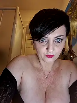 lucillabollente online show from October 2025 04:11:01 AM