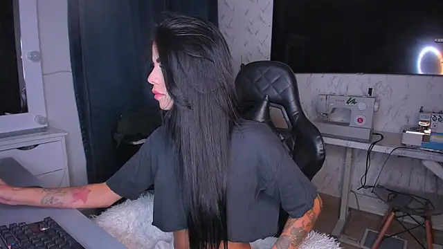 Snapshot of Lisegg_ chatting on February 2025 04:58:01 PM Lisegg online show from February 2025 04:58:01 PM