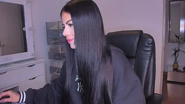 Snapshot of Lisegg_ chatting on March 2025 11:27:02 AM Lisegg online show from March 2025 11:27:02 AM