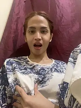 Snapshot of _FoxyFlair chatting on November 2025 05:02:01 PM FoxyFlair online show from November 2025 05:02:01 PM