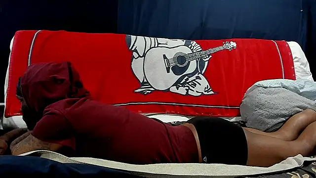 iBreakHeartz online show from December 2024 04:05:01 PM