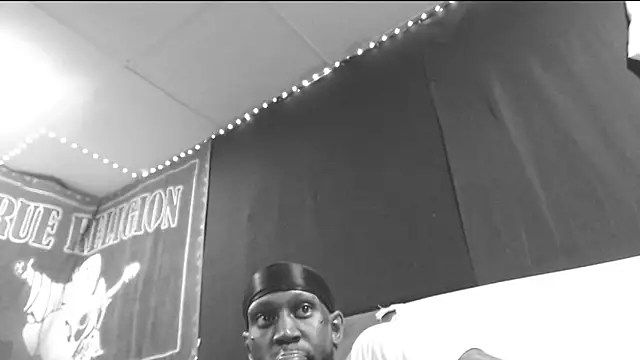 iBreakHeartz online show from September 2025 02:46:02 AM