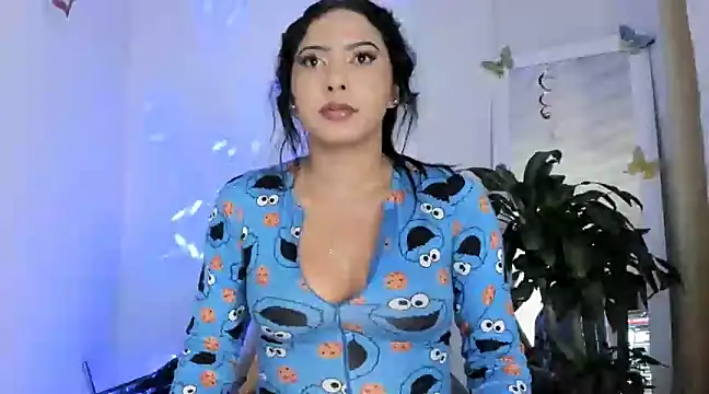 kirasofia online show from February 2025 04:10:02 AM