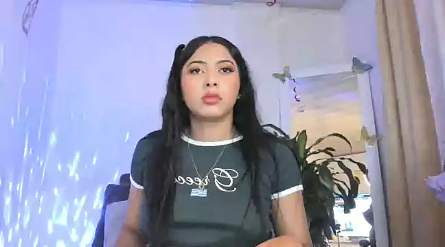 kirasofia online show from March 2025 05:32:01 AM