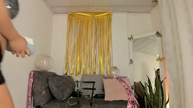 kirasofia online show from September 2025 03:28:01 AM