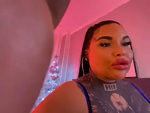 Snapshot of _MelinaCurves_ chatting on December 2024 10:10:02 PM MelinaCurves online show from December 2024 10:10:02 PM