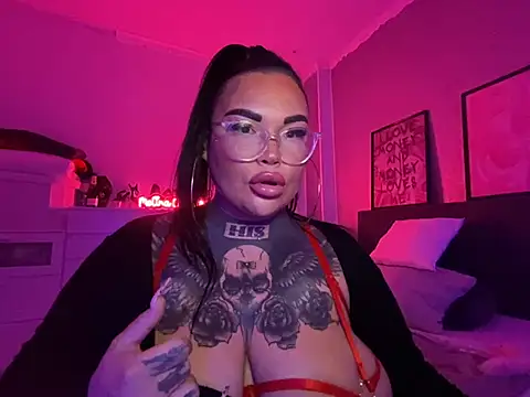 Snapshot of _MelinaCurves_ chatting on January 2025 08:22:02 PM MelinaCurves online show from January 2025 08:22:02 PM