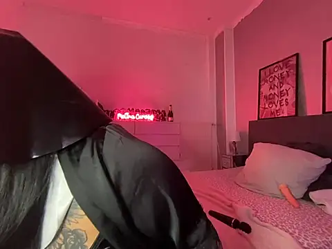 Snapshot of _MelinaCurves_ chatting on February 2025 09:38:02 PM MelinaCurves online show from February 2025 09:38:02 PM