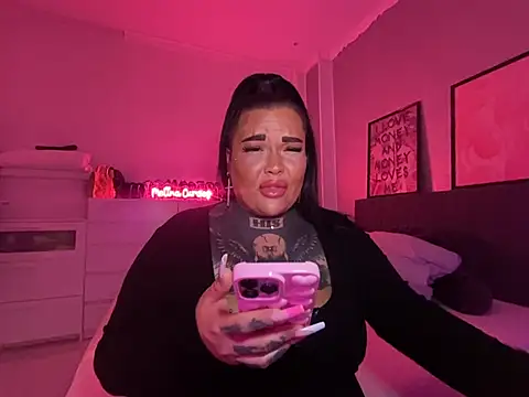 Snapshot of _MelinaCurves_ chatting on February 2025 10:30:01 PM MelinaCurves online show from February 2025 10:30:01 PM