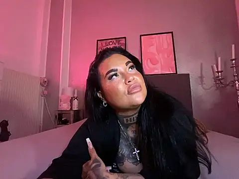 Snapshot of _MelinaCurves_ chatting on February 2025 11:36:02 PM MelinaCurves online show from February 2025 11:36:02 PM