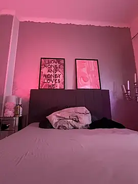 Snapshot of _MelinaCurves_ chatting on February 2025 10:36:02 PM MelinaCurves online show from February 2025 10:36:02 PM