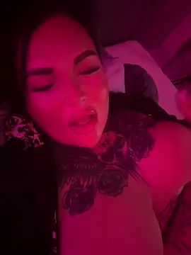 Snapshot of _MelinaCurves_ chatting on March 2025 01:12:01 AM MelinaCurves online show from March 2025 01:12:01 AM