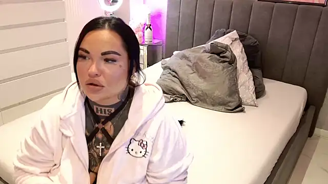 Snapshot of _MelinaCurves_ chatting on March 2025 10:55:02 PM MelinaCurves online show from March 2025 10:55:02 PM