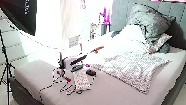 Snapshot of _MelinaCurves_ chatting on March 2025 09:21:02 PM MelinaCurves online show from March 2025 09:21:02 PM