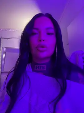 Snapshot of _MelinaCurves_ chatting on September 2025 09:14:02 PM MelinaCurves online show from September 2025 09:14:02 PM