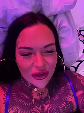 Snapshot of _MelinaCurves_ chatting on September 2025 08:47:02 PM MelinaCurves online show from September 2025 08:47:02 PM