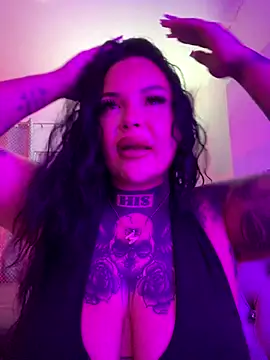 Snapshot of _MelinaCurves_ chatting on October 2025 09:45:01 PM MelinaCurves online show from October 2025 09:45:01 PM