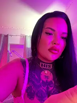 Snapshot of _MelinaCurves_ chatting on October 2025 09:02:01 PM MelinaCurves online show from October 2025 09:02:01 PM