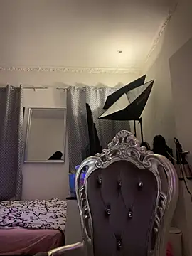 Snapshot of _MelinaCurves_ chatting on October 2025 09:37:01 PM MelinaCurves online show from October 2025 09:37:01 PM