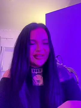 Snapshot of _MelinaCurves_ chatting on November 2025 11:21:02 PM MelinaCurves online show from November 2025 11:21:02 PM