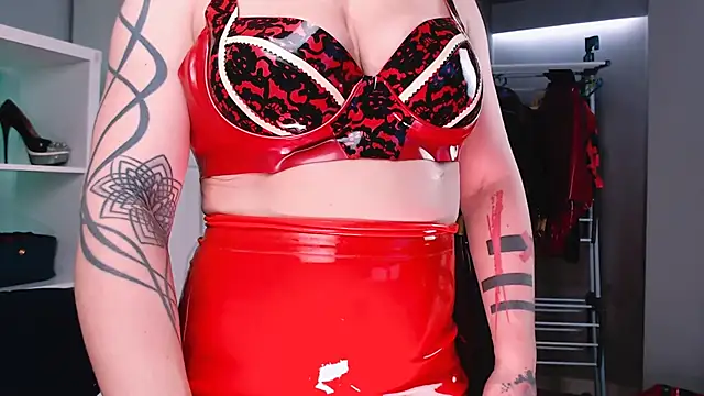 Snapshot of Ella__Kross chatting on March 2025 08:15:01 AM Ella Kross online show from March 2025 08:15:01 AM