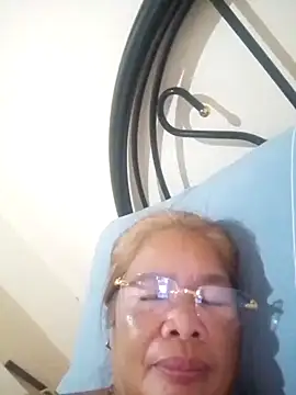 Snapshot of sexylizzy4u chatting on February 2025 08:35:02 PM sexylizzy4u online show from February 2025 08:35:02 PM