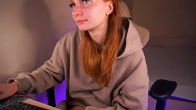 Snapshot of Liuba_Fox chatting on February 2025 08:46:01 PM Liuba Fox online show from February 2025 08:46:01 PM