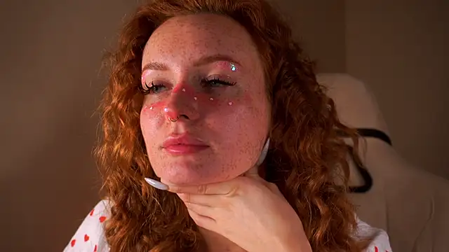 Snapshot of Liuba_Fox chatting on February 2025 10:59:01 PM Liuba Fox online show from February 2025 10:59:01 PM