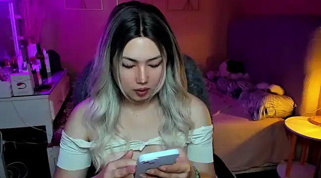 HOTnWILDalice online show from January 2025 05:55:01 AM