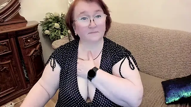 leiamillersonn online show from October 2025 06:15:02 PM