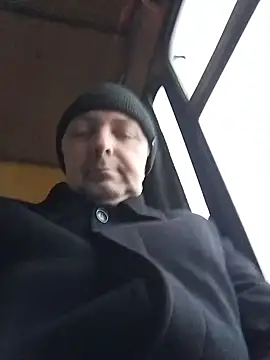 Snapshot of Pokaz2020 chatting on November 2025 08:13:01 AM Pokaz2020 online show from November 2025 08:13:01 AM