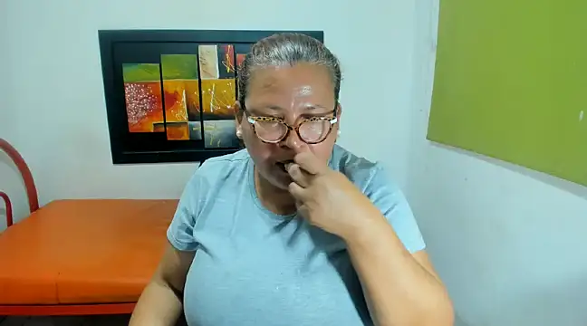 beckyummys online show from February 2025 01:25:02 PM
