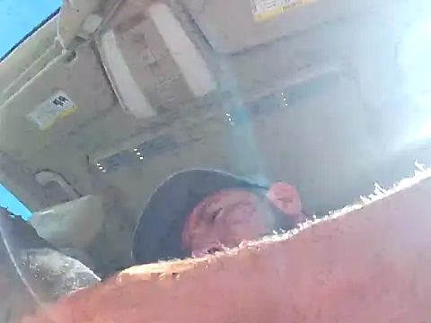 Snapshot of UncutHammer69 chatting on October 2025 08:15:01 PM UncutHammer69 online show from October 2025 08:15:01 PM