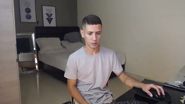 RetainedHound online show from November 2025 11:36:02 PM