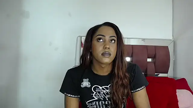 LoraineBigCockTs online show from September 2025 08:14:01 PM