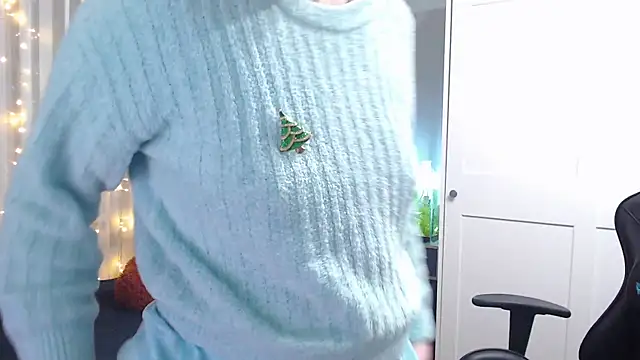 Snapshot of Lady_Inari chatting on December 2024 04:42:01 PM Lady Inari online show from December 2024 04:42:01 PM