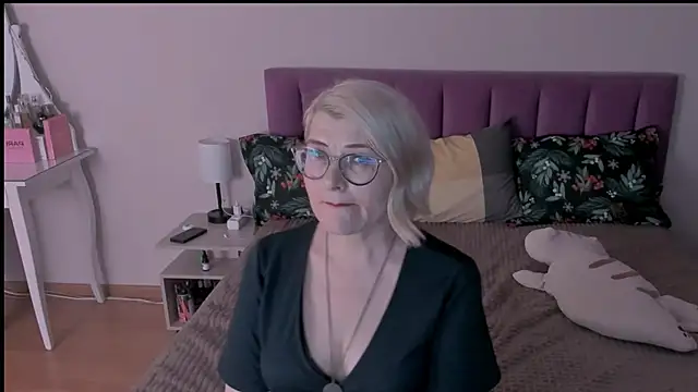 sabrinamacmarren online show from February 2025 07:25:01 PM