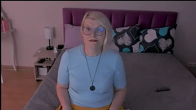 sabrinamacmarren online show from February 2025 07:06:01 PM