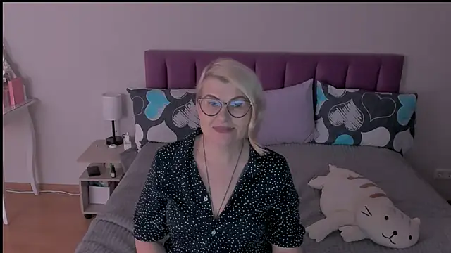 sabrinamacmarren online show from February 2025 04:25:02 PM