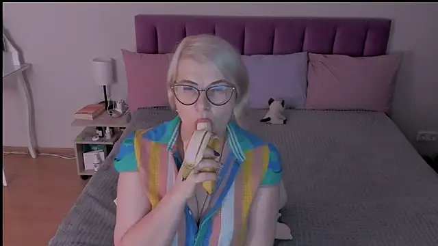 sabrinamacmarren online show from March 2025 06:39:02 PM