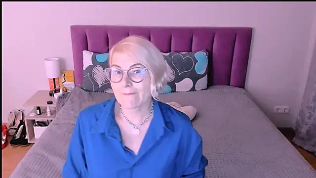 sabrinamacmarren online show from October 2025 03:22:02 PM